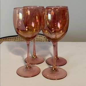 Set of 4 pink wine glasses